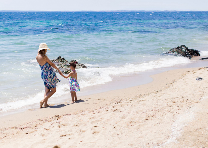 family-trip-greece